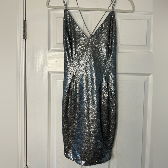 TOBI Sequence Dress - Picture 1 of 5